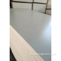 madera contrachapada u OSB para muebles